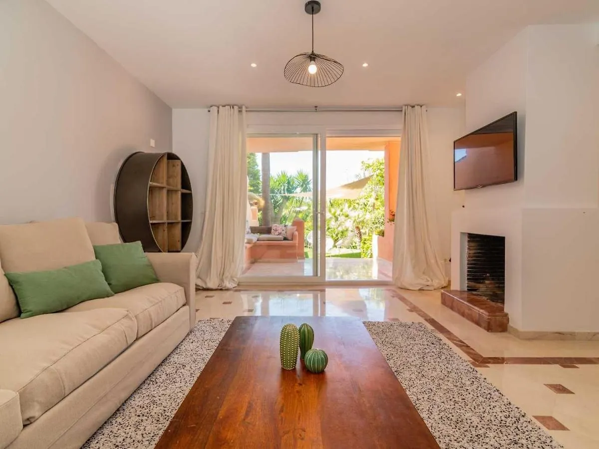 Vacation Marbella I El Calvario Villa, Home Cinema, Pool, Andalusian Garden, Top Location In Marbella Old Town Willa
