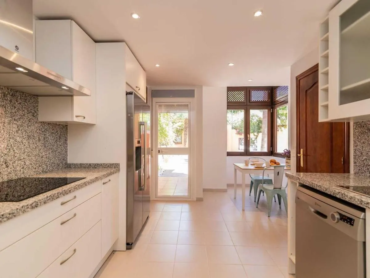 Vacation Marbella I El Calvario Villa, Home Cinema, Pool, Andalusian Garden, Top Location In Marbella Old Town Willa