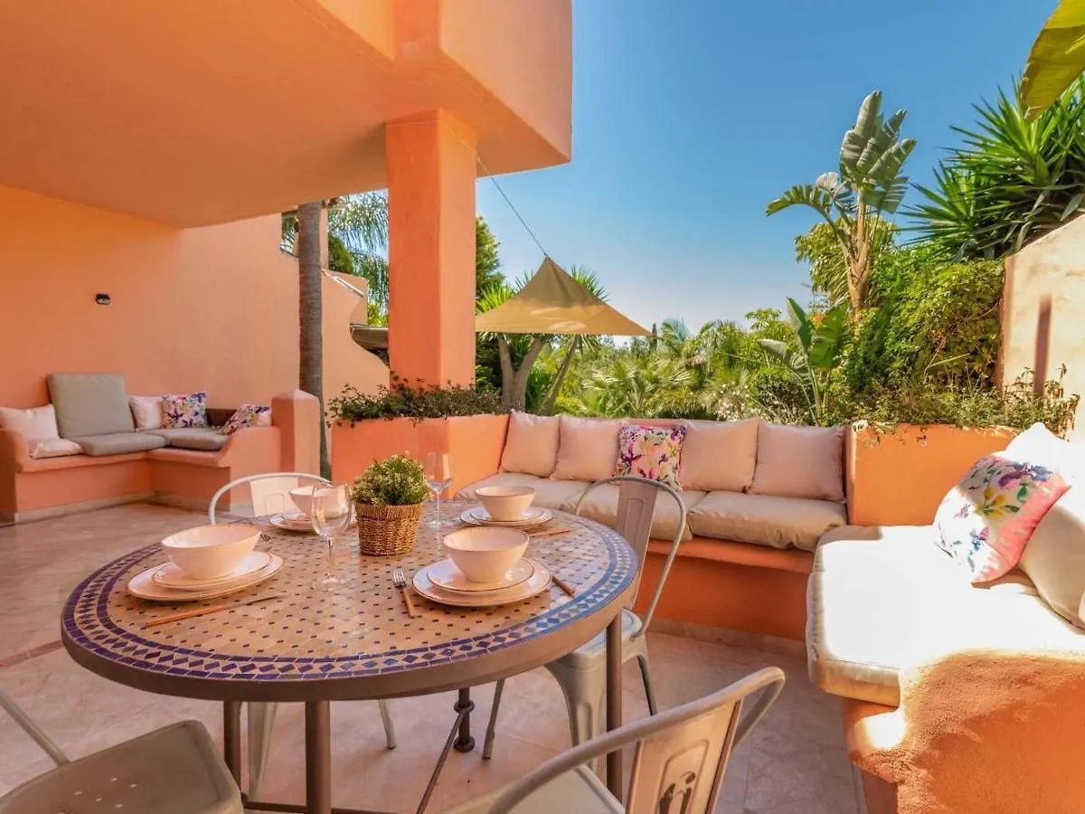 Villa El Calvario: Cinematic Retreat in Marbella's Old Town 0*, Marbella